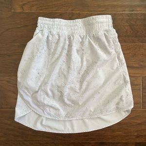 Lululemon Hotty Hot High-rise skirt, size 4, long
